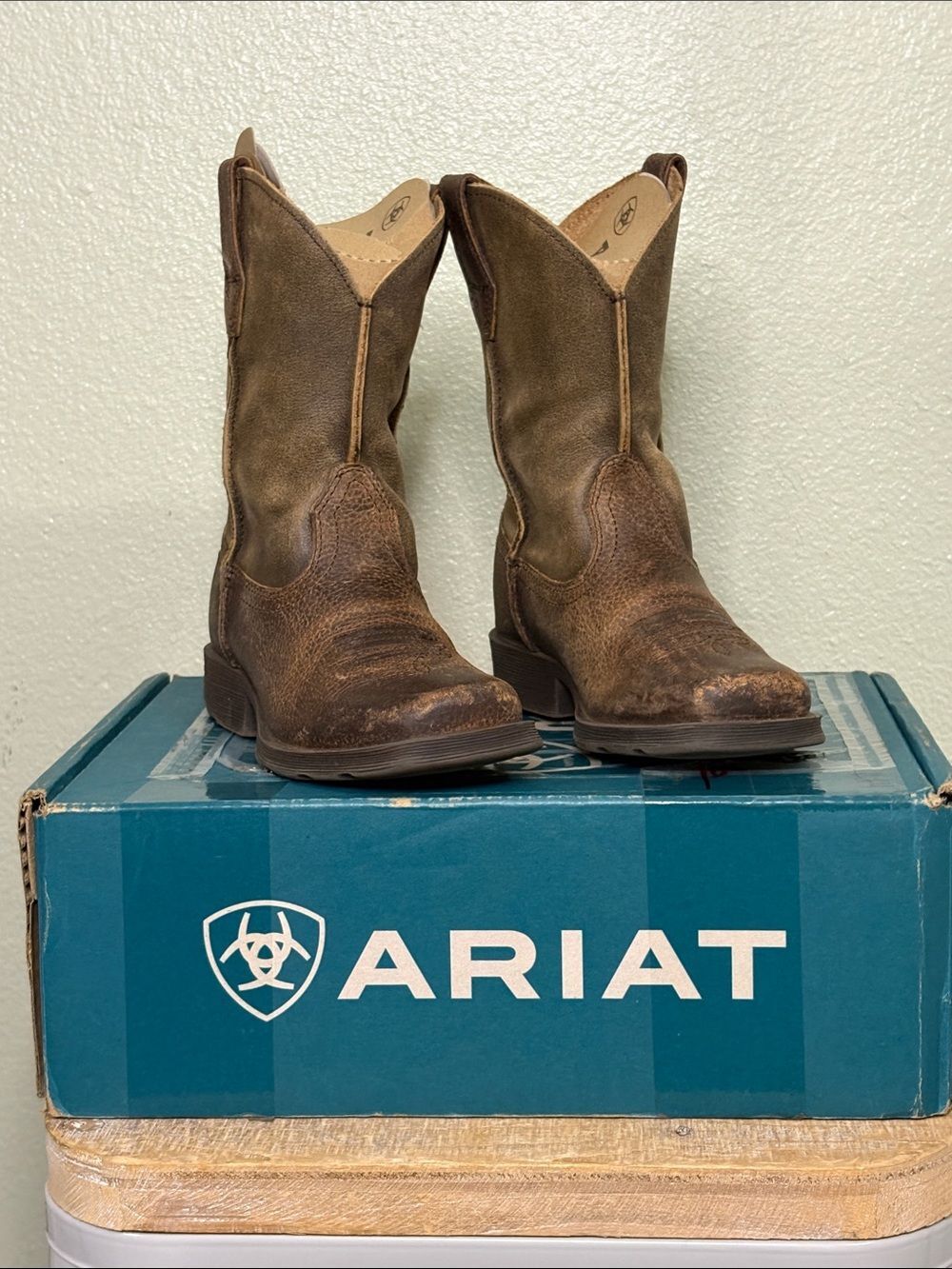 Ariat Boys Distressed Brown Leather Western Cowboy Boots Size 10.5 Toddler